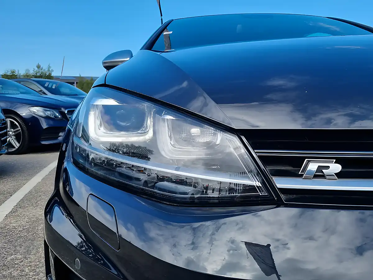 Used 2015 Volkswagen Golf R Deep Black Pearl - Interior and Exterior details 4