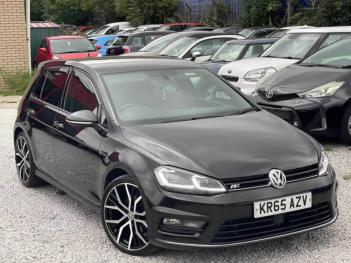 Used 2015 Volkswagen Golf R-Line Black - Front View