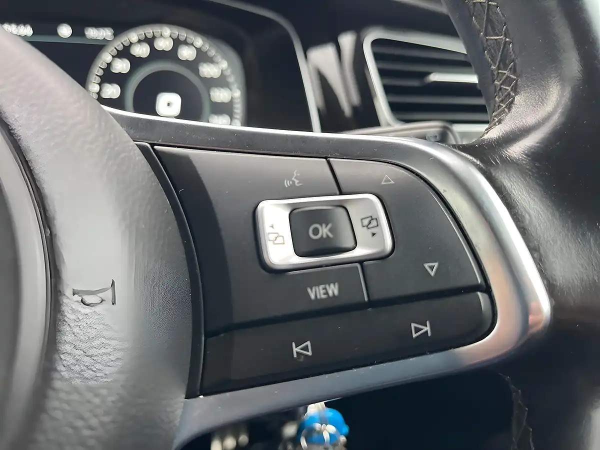 Used 2015 Volkswagen Golf R-Line Black - Interior and Exterior details 14