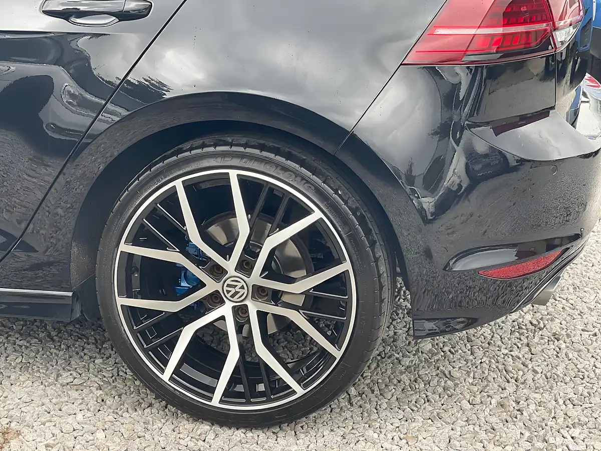 Used 2015 Volkswagen Golf R-Line Black - Interior and Exterior details 20