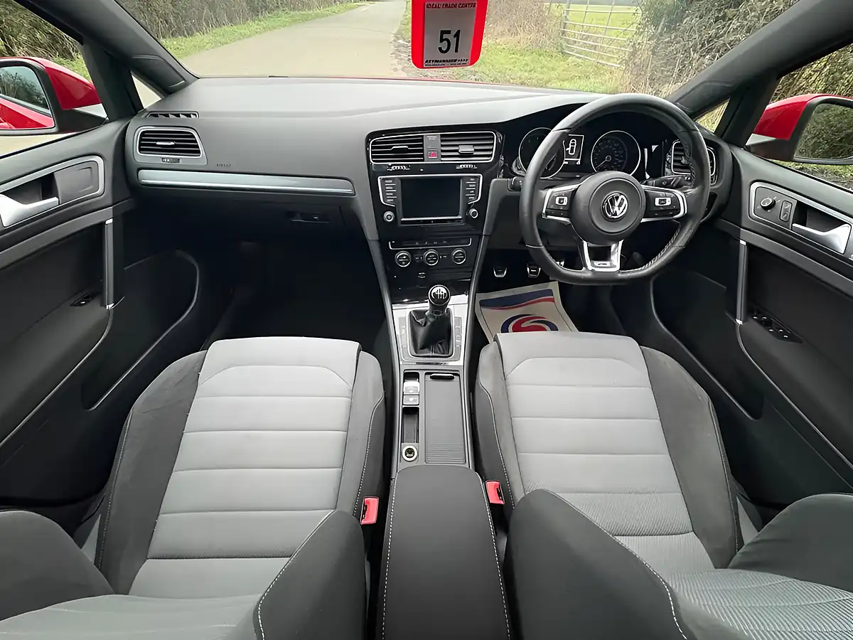 Used 2015 Volkswagen Golf R-Line Red - Interior and Exterior details 10