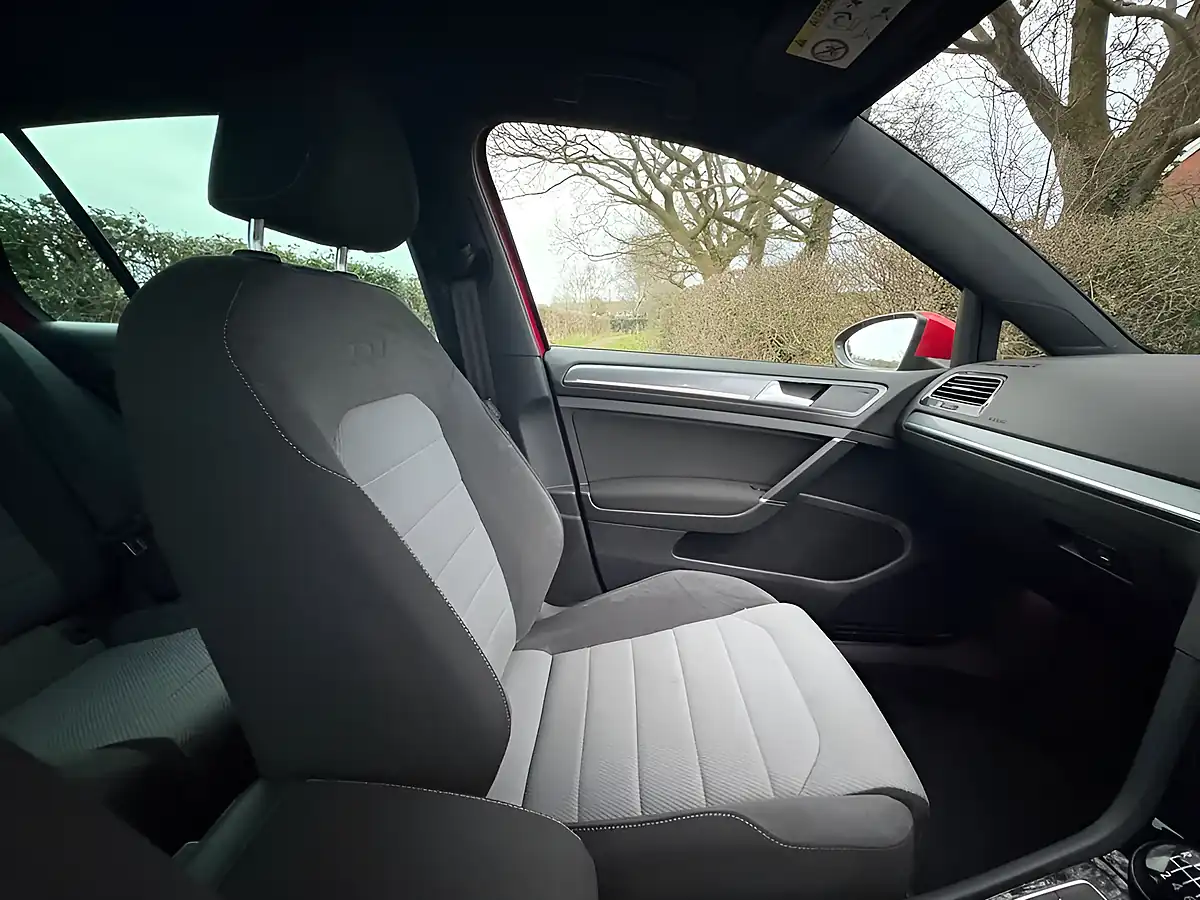 Used 2015 Volkswagen Golf R-Line Red - Interior and Exterior details 13