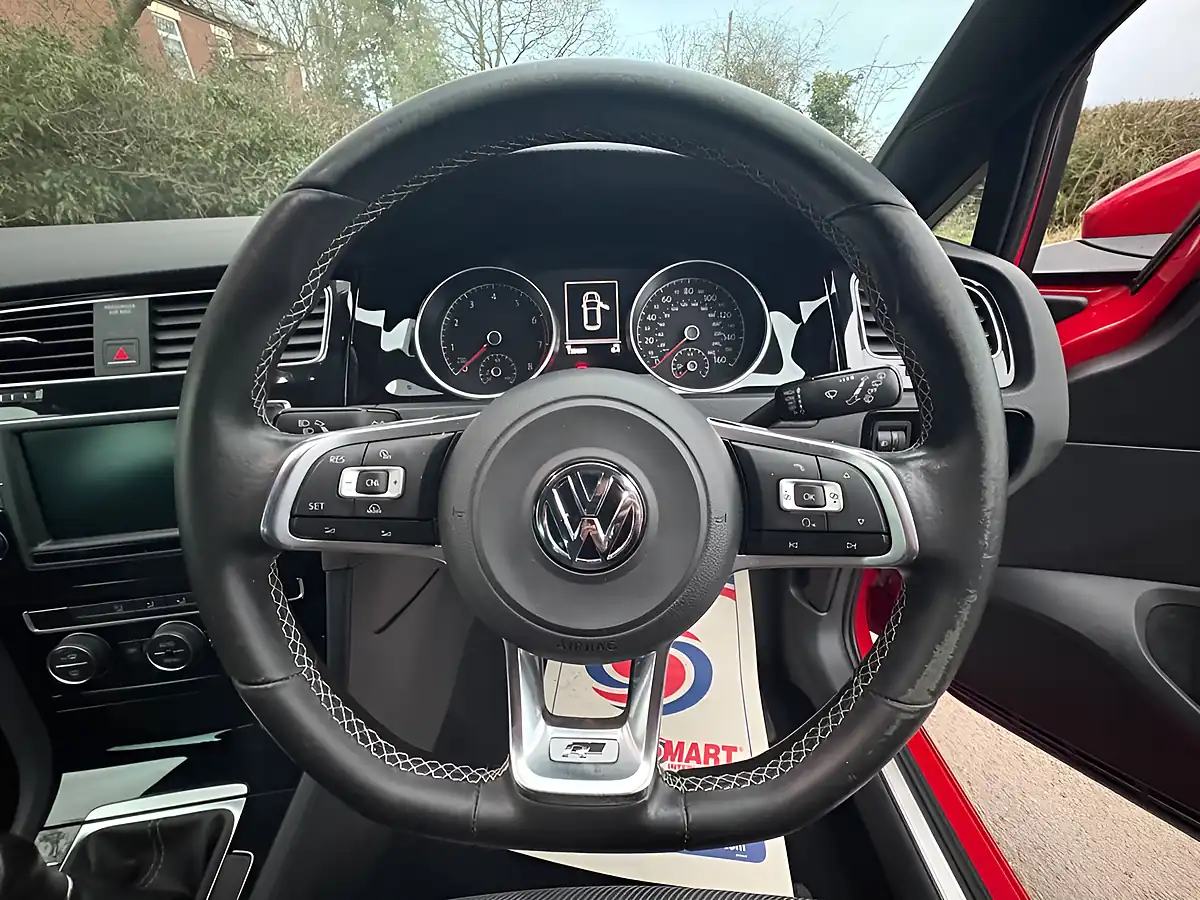 Used 2015 Volkswagen Golf R-Line Red - Interior and Exterior details 14