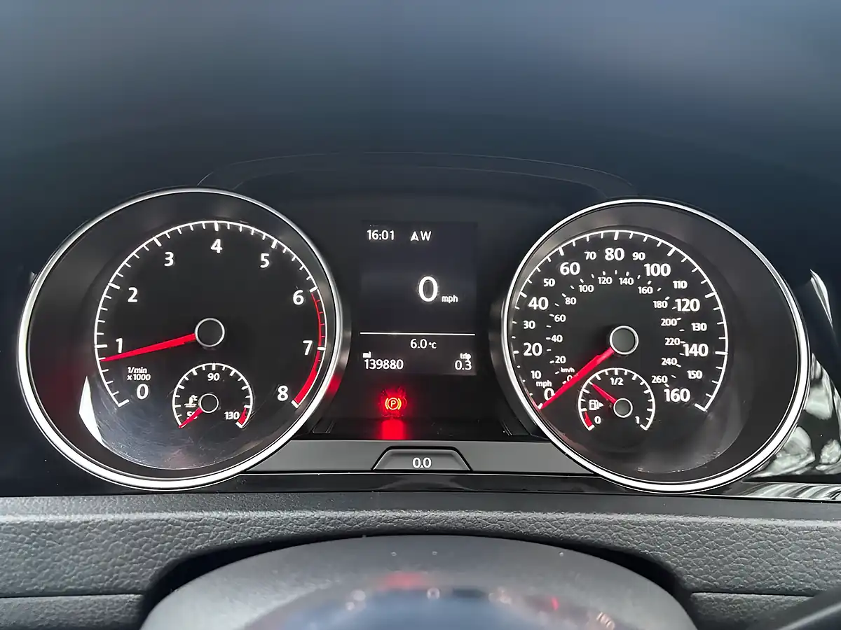 Used 2015 Volkswagen Golf R-Line Red - Interior and Exterior details 15