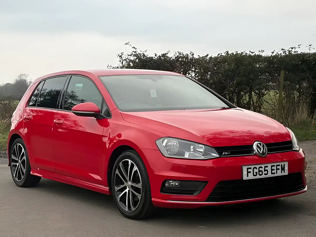 Used 2015 Volkswagen Golf R-Line Red - Interior and Exterior details 3