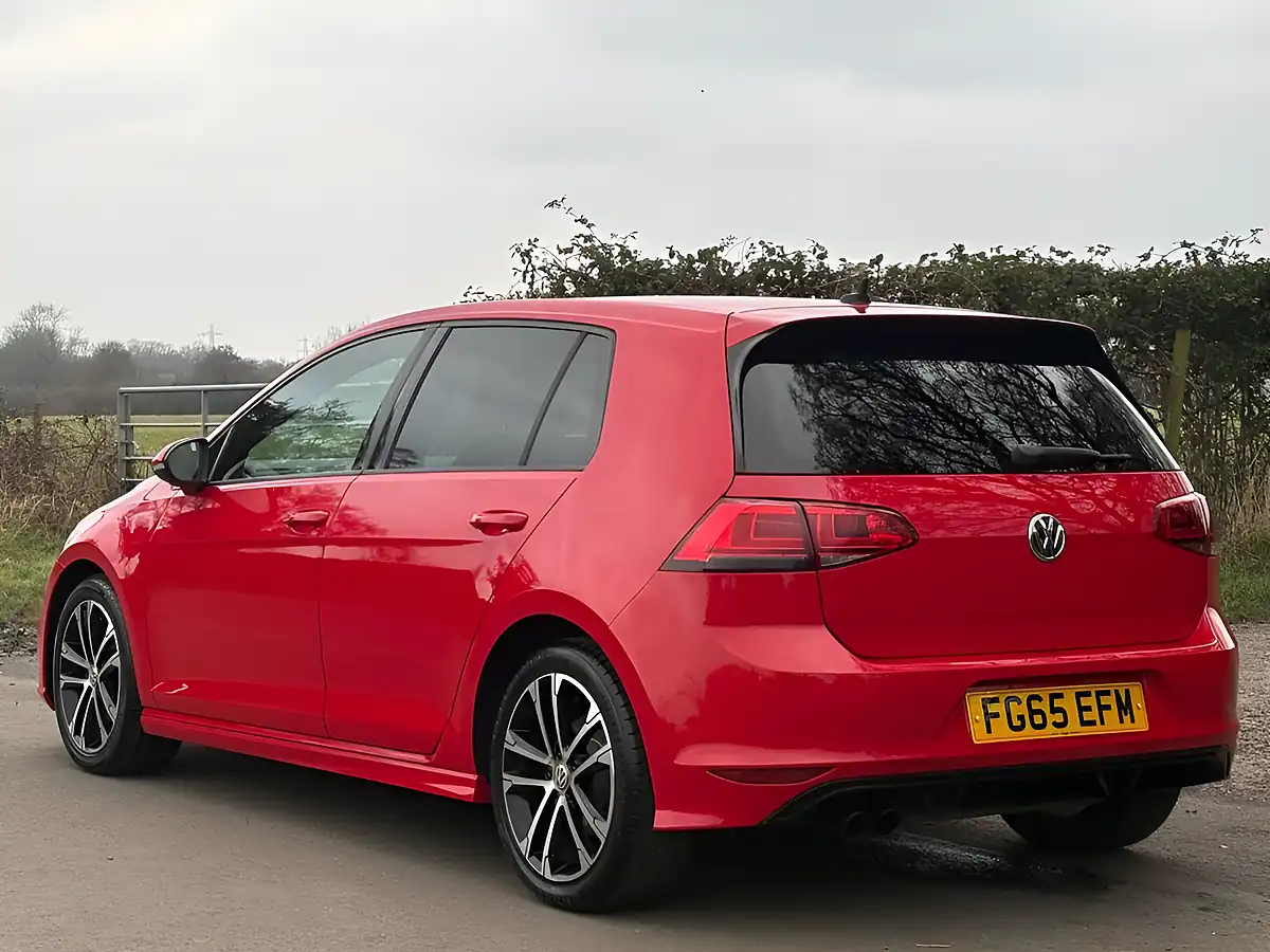 Used 2015 Volkswagen Golf R-Line Red - Interior and Exterior details 6
