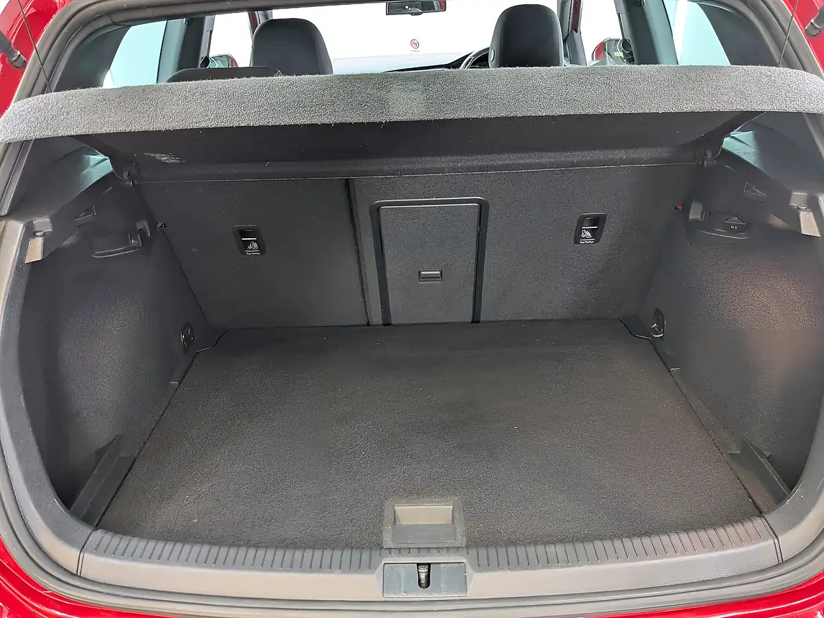 Used 2015 Volkswagen Golf R-Line Tornado Red - Interior and Exterior details 10