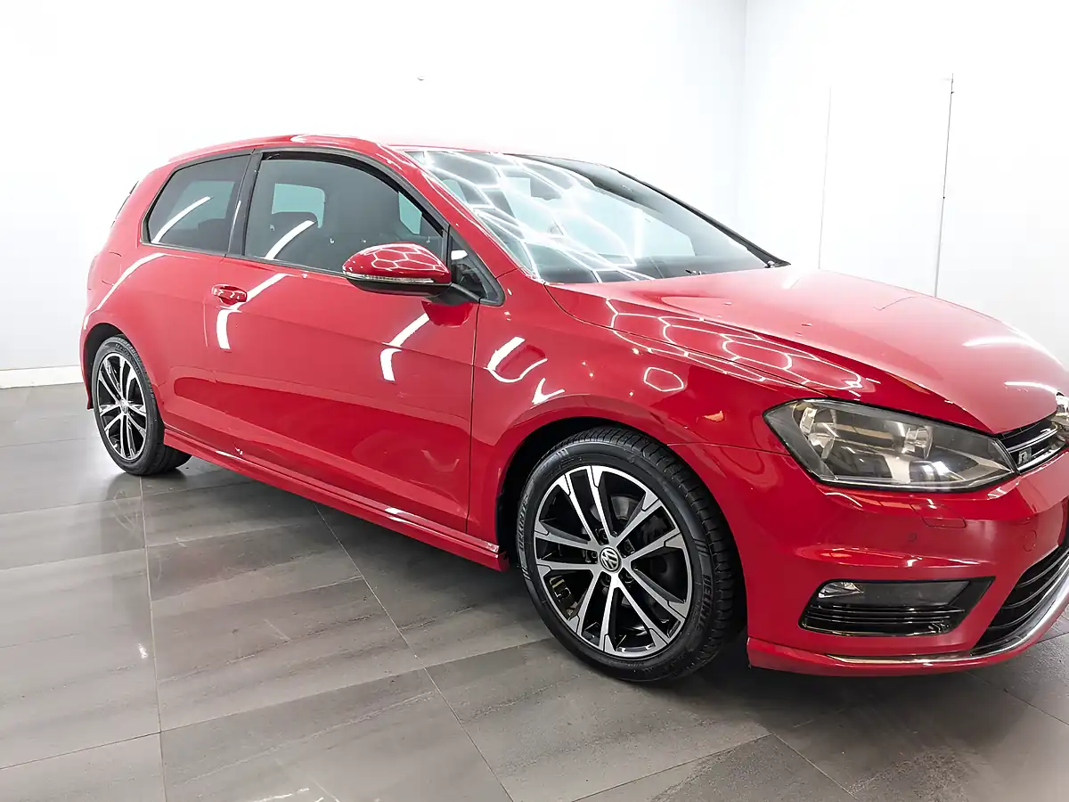 Used 2015 Volkswagen Golf R-Line Tornado Red - Interior and Exterior details 5