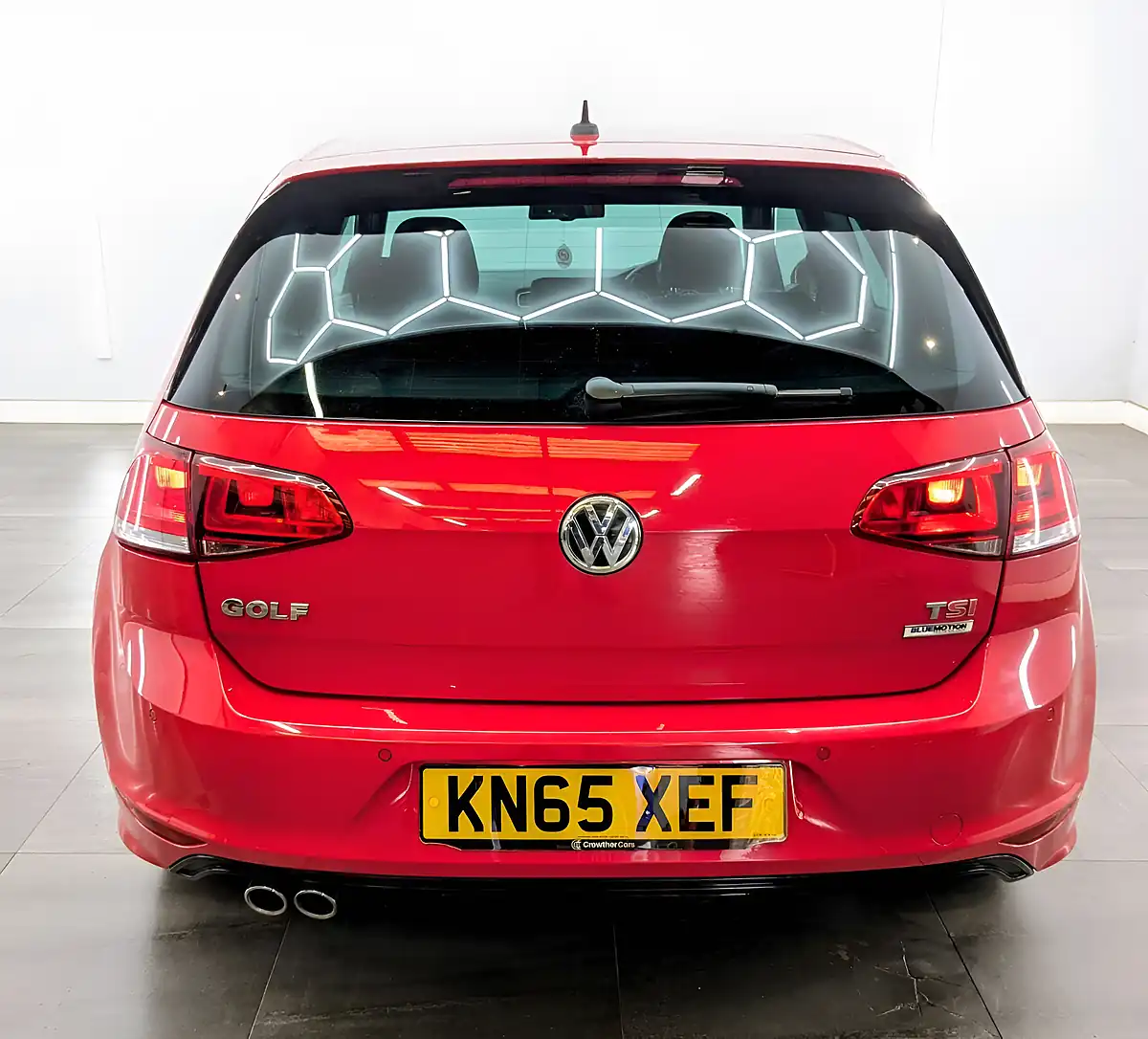 Used 2015 Volkswagen Golf R-Line Tornado Red - Interior and Exterior details 7