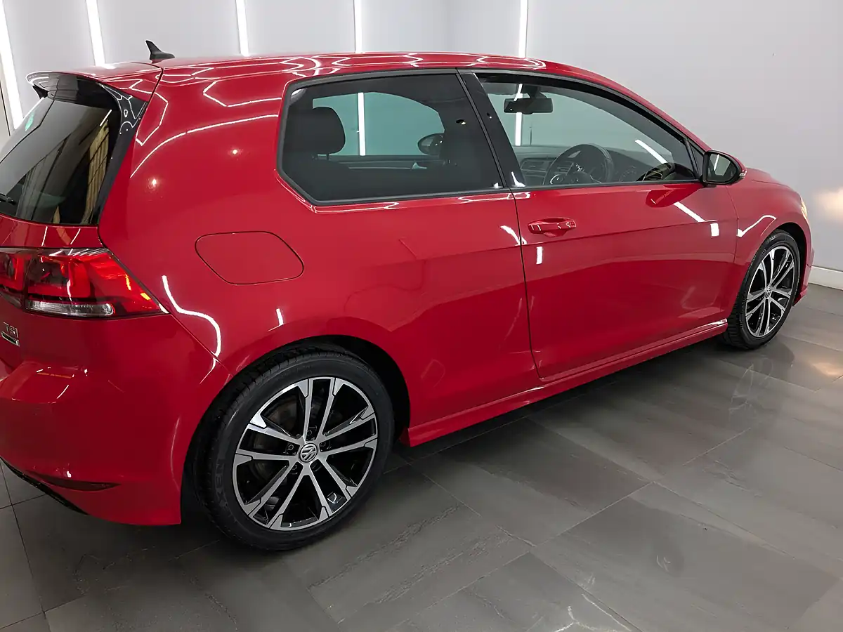 Used 2015 Volkswagen Golf R-Line Tornado Red - Interior and Exterior details 8