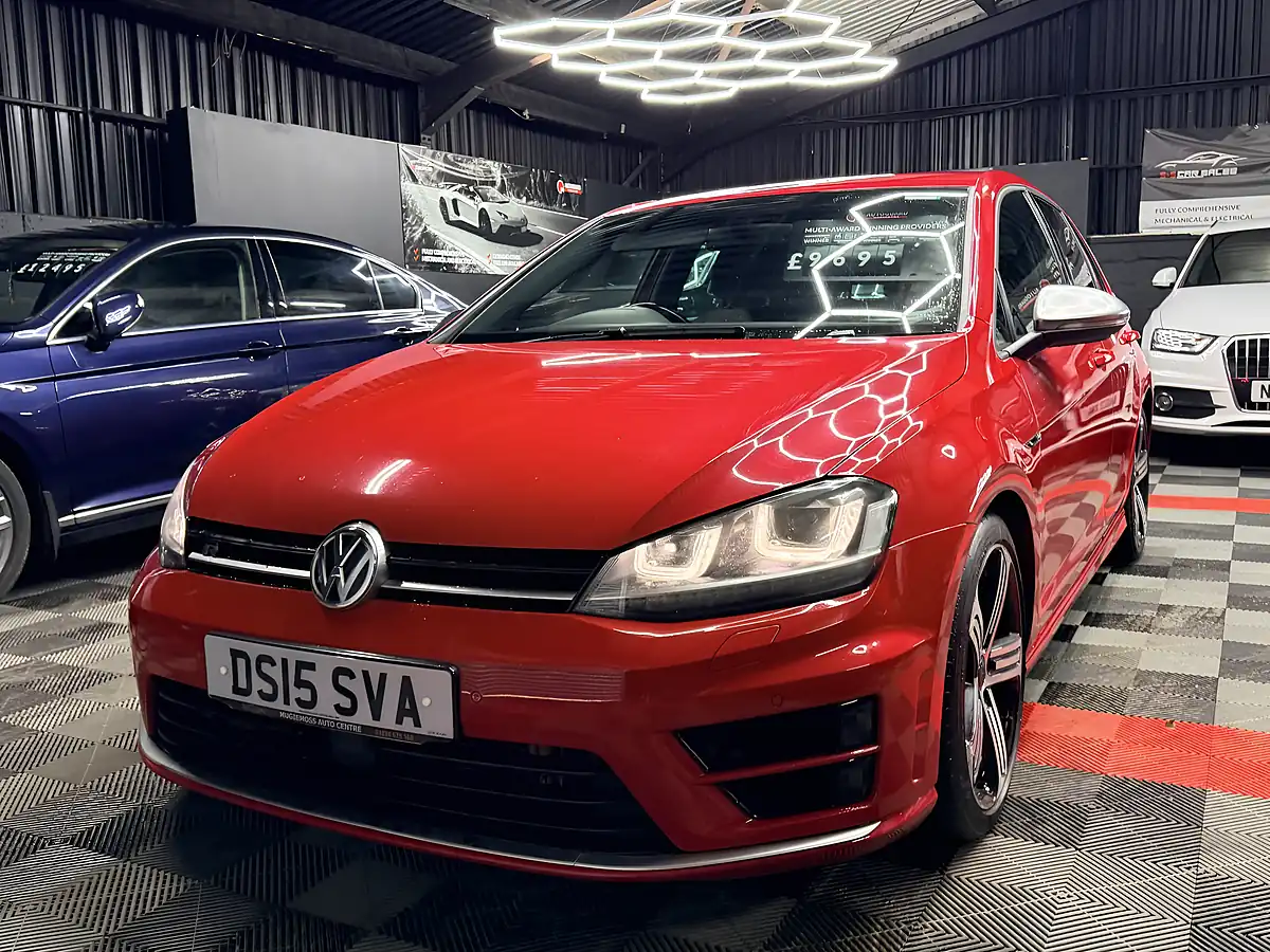 Used 2015 Volkswagen Golf R Red - Interior and Exterior details 10
