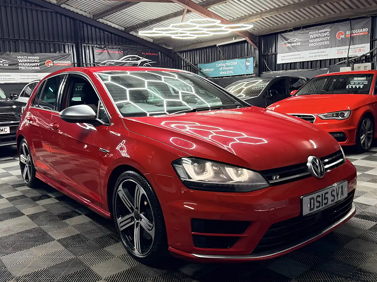 Used 2015 Volkswagen Golf R Red - Interior and Exterior details 11