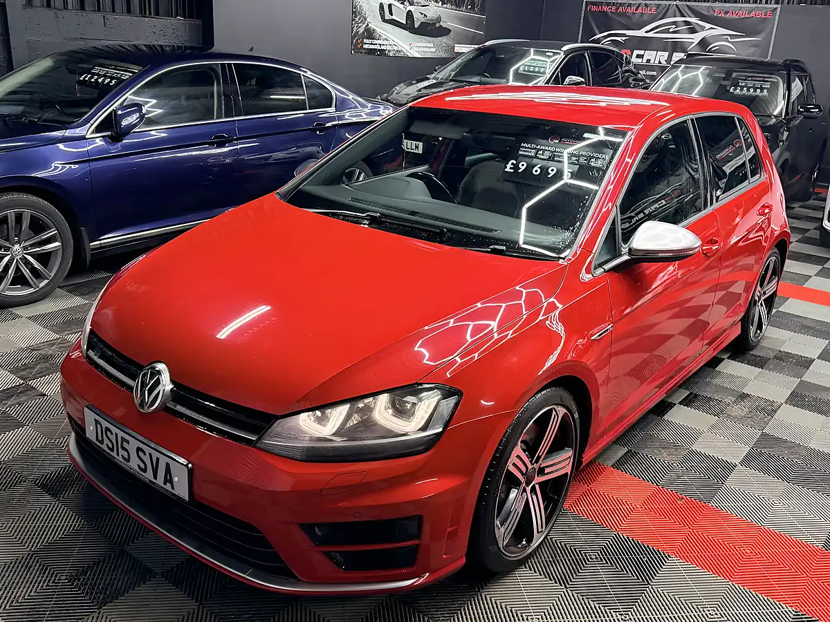 Used 2015 Volkswagen Golf R Red - Interior and Exterior details 12