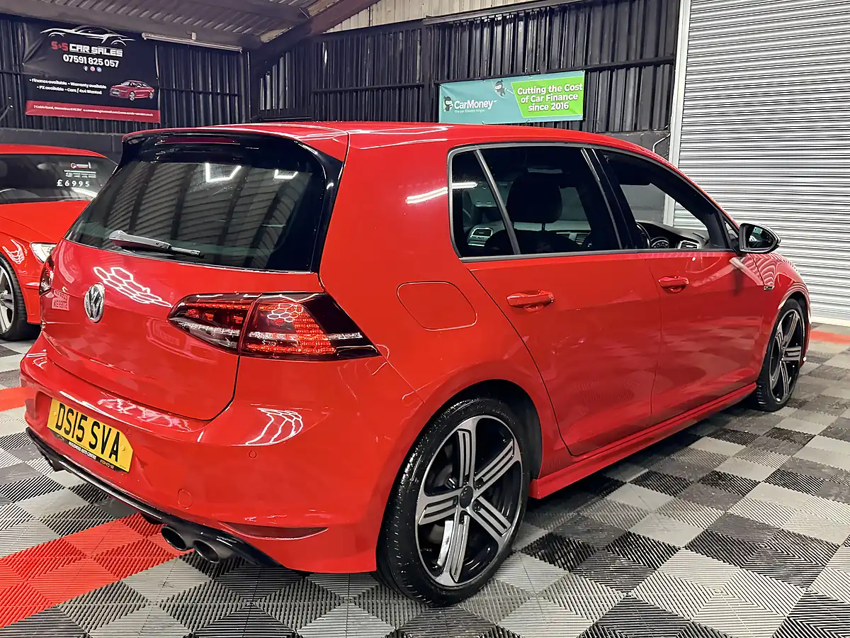 Used 2015 Volkswagen Golf R Red - Interior and Exterior details 3