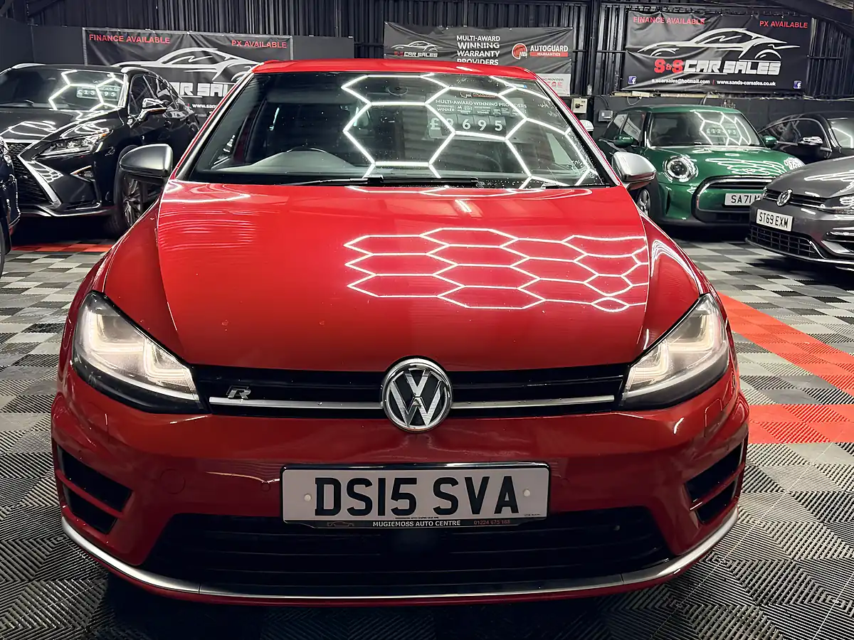 Used 2015 Volkswagen Golf R Red - Interior and Exterior details 9