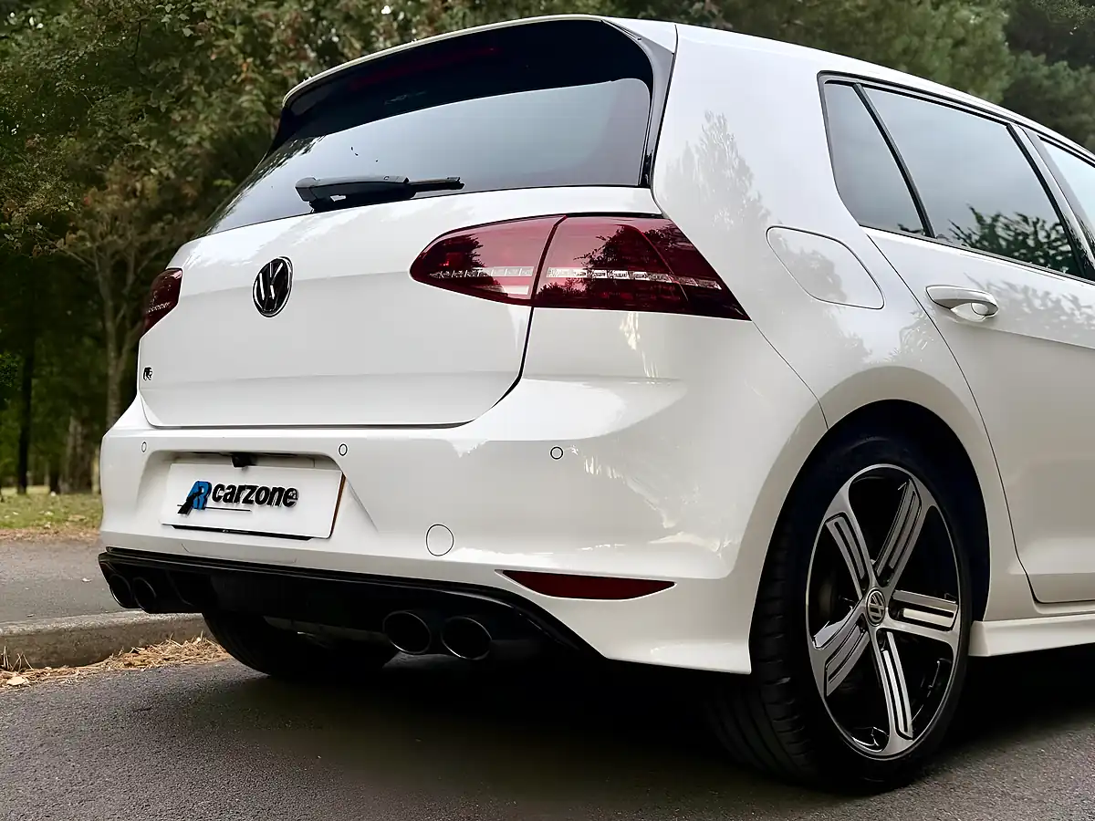 Used 2015 Volkswagen Golf R White - Interior and Exterior details 20