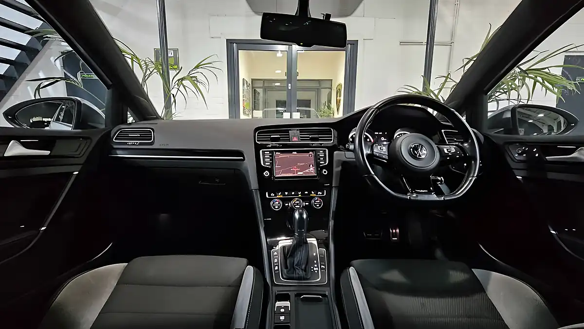 Used 2015 Volkswagen Golf R White - Interior and Exterior details 14