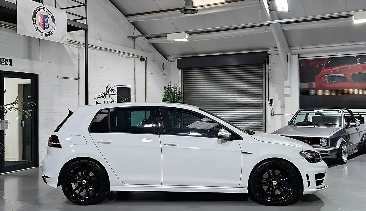 Used 2015 Volkswagen Golf R White - Interior and Exterior details 7