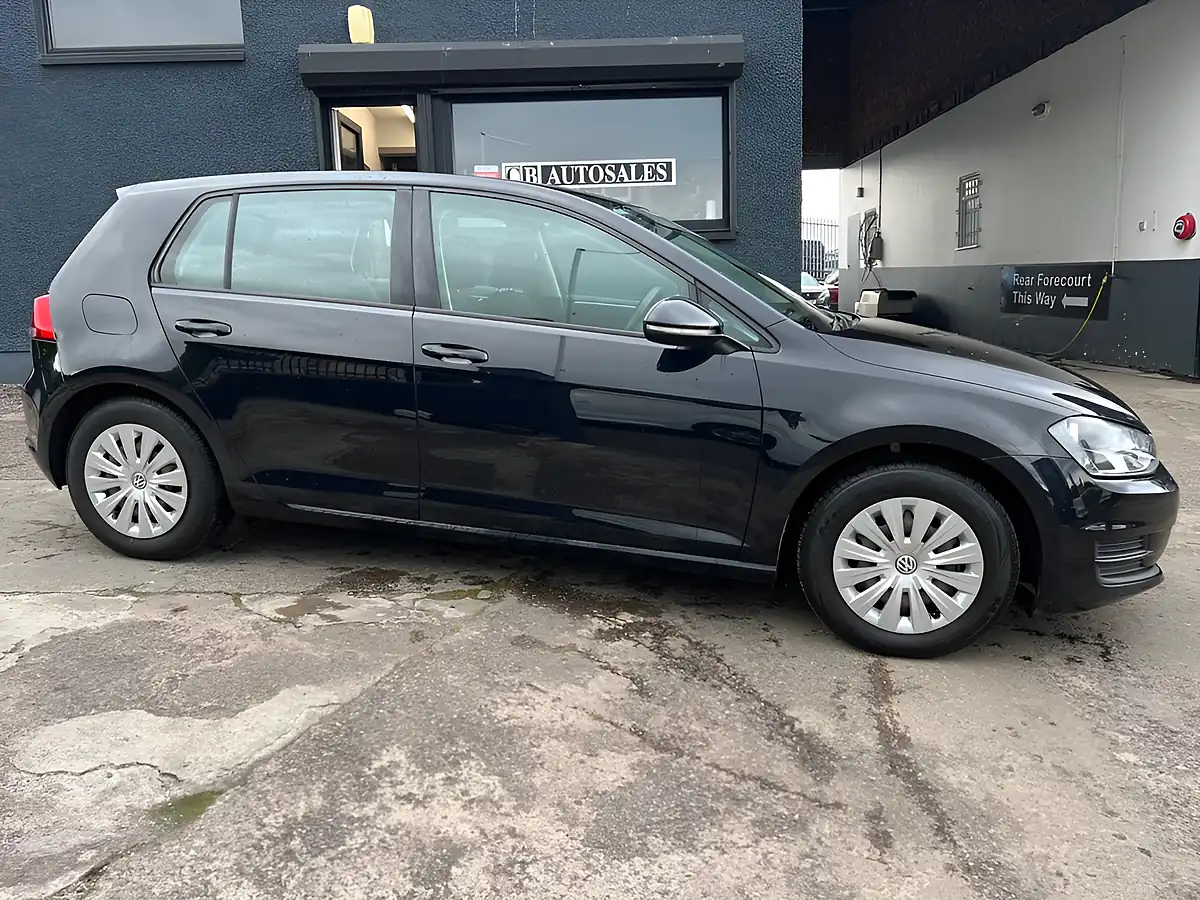Used 2015 Volkswagen Golf S Black - Interior and Exterior details 5