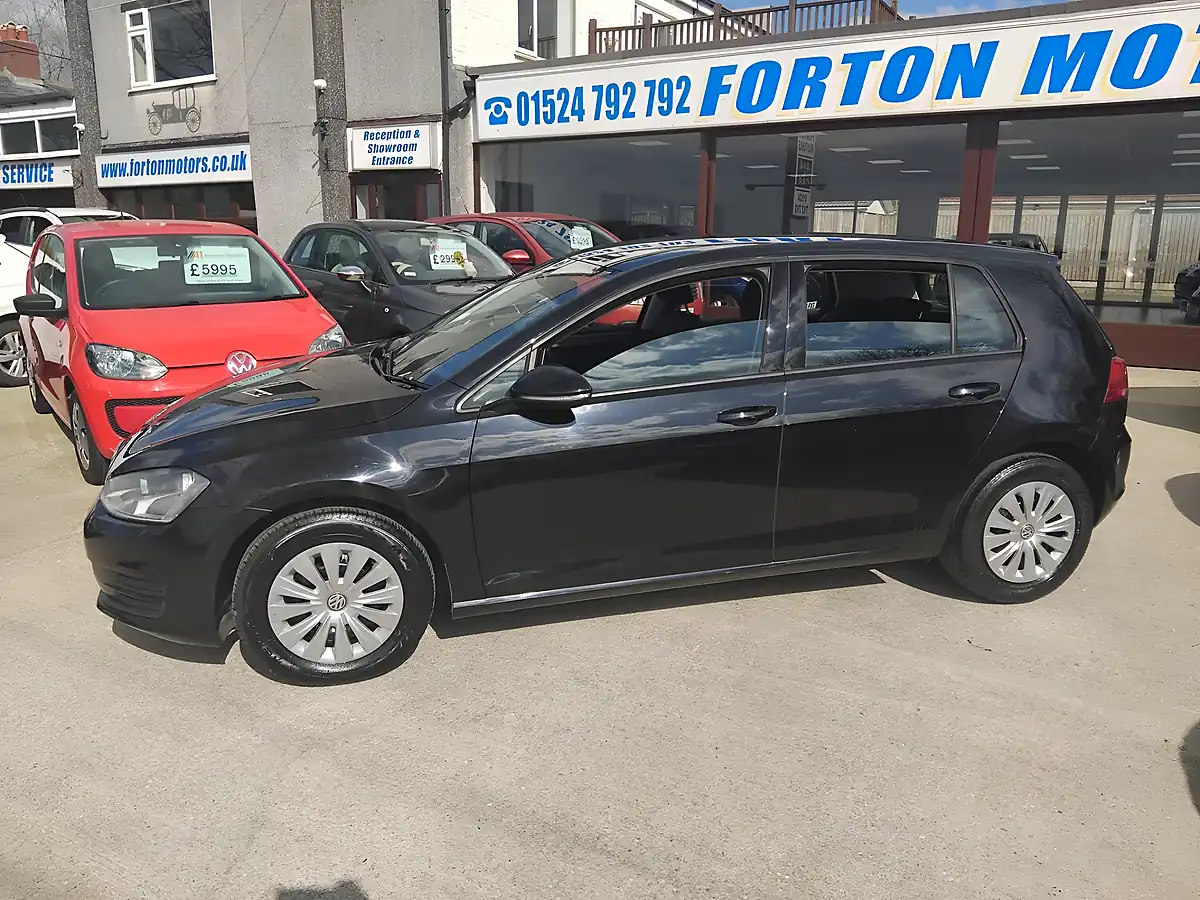 Used 2015 Volkswagen Golf S Black - Interior and Exterior details 9