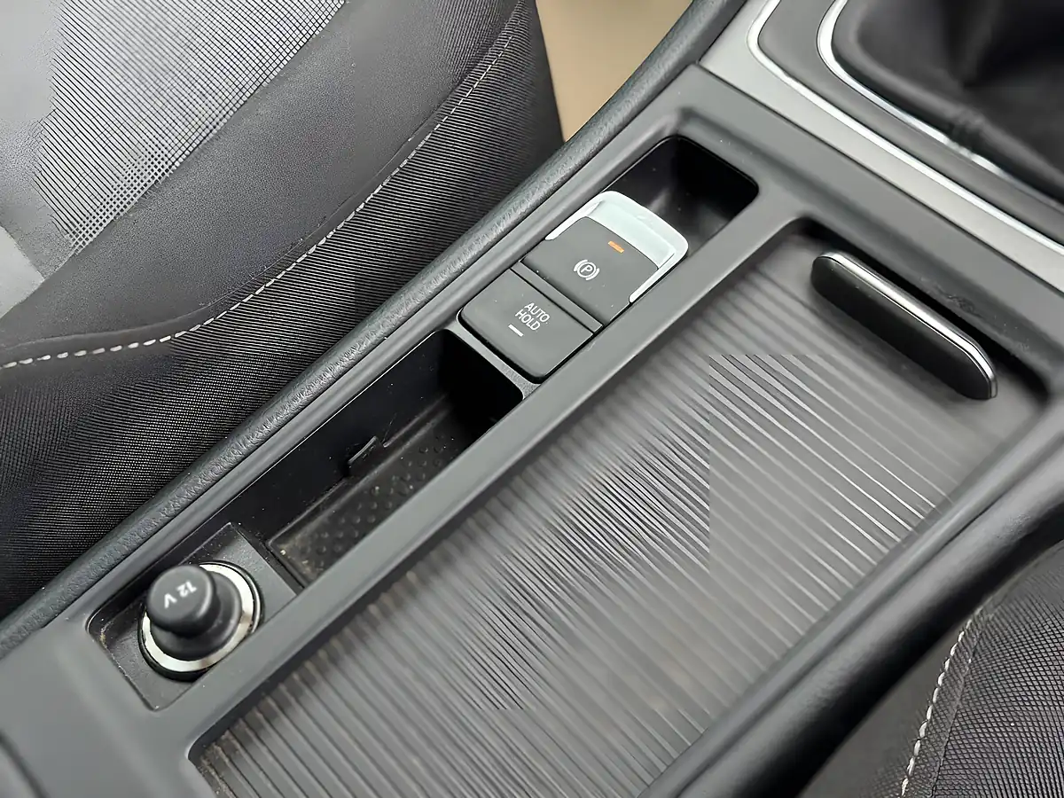 Used 2015 Volkswagen Golf S Silver - Interior and Exterior details 13