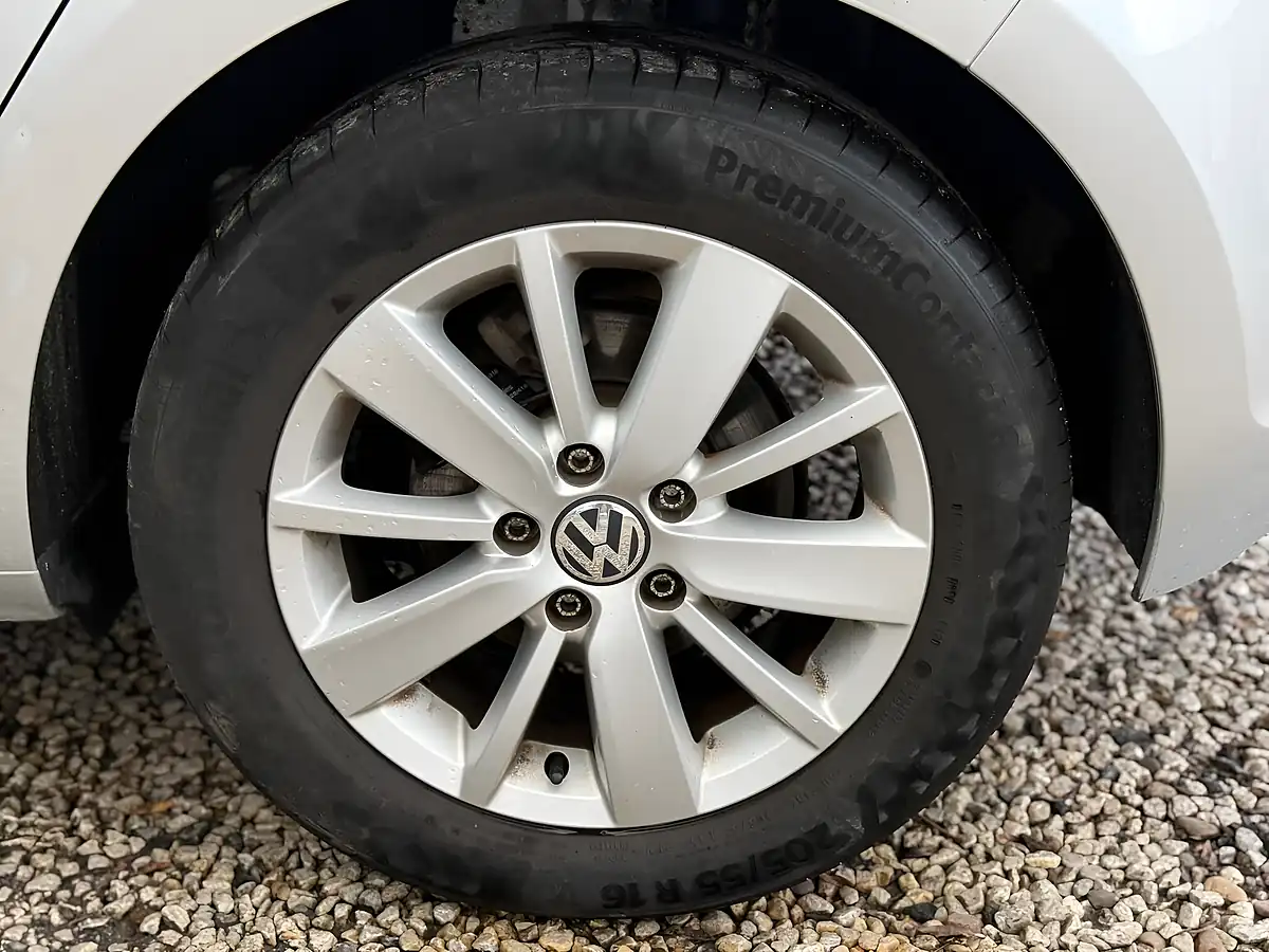 Used 2015 Volkswagen Golf S Silver - Interior and Exterior details 15