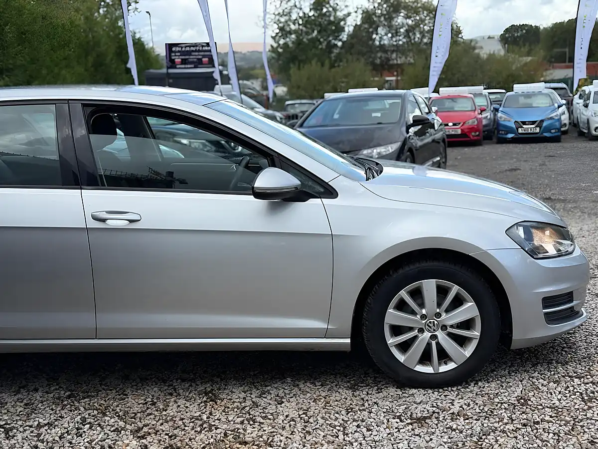Used 2015 Volkswagen Golf S Silver - Interior and Exterior details 8