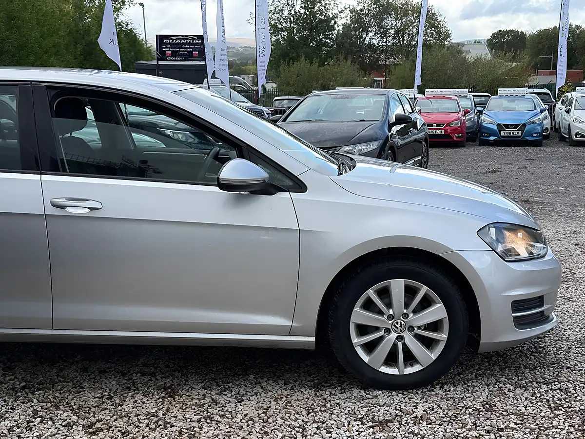 Used 2015 Volkswagen Golf S Silver - Interior and Exterior details 9