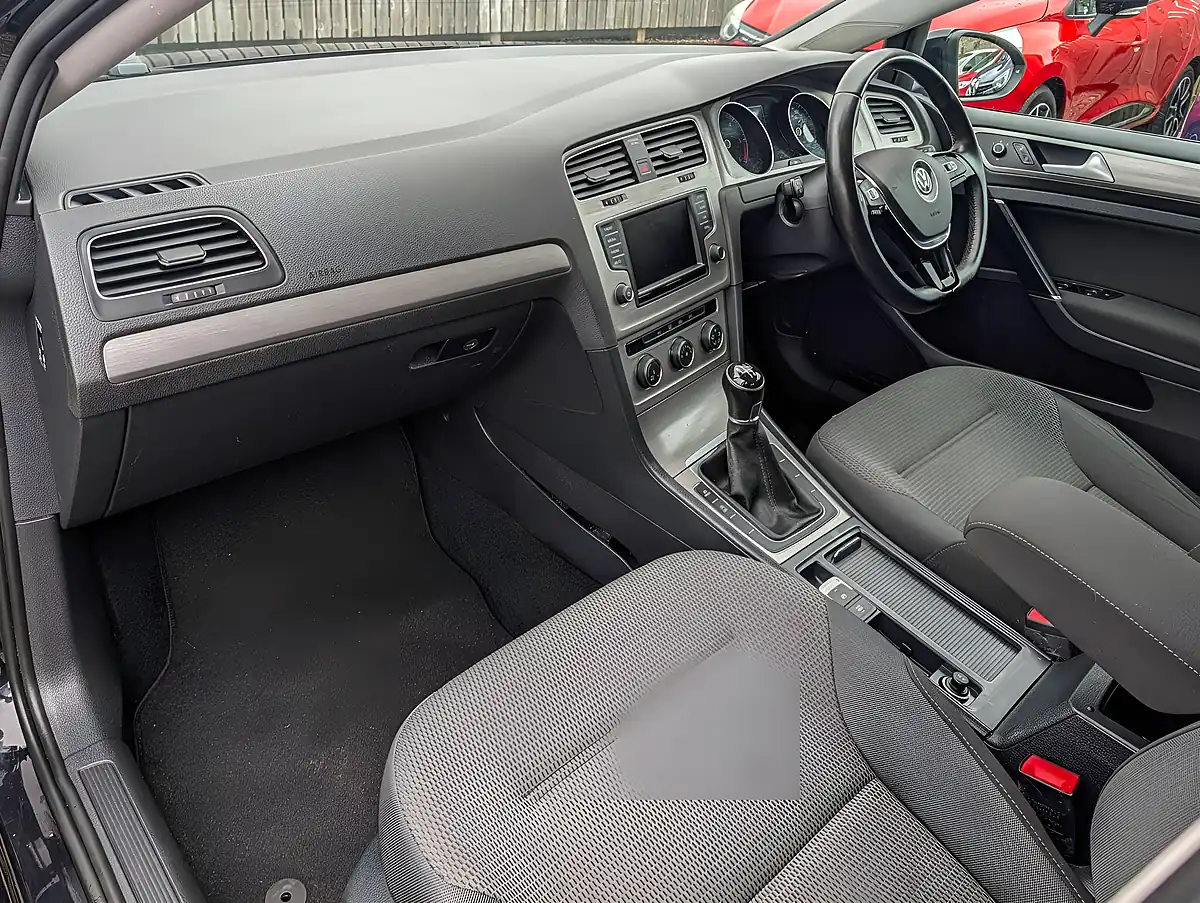 Used 2015 Volkswagen Golf Se Bluemotion Tech Black - Interior and Exterior details 12