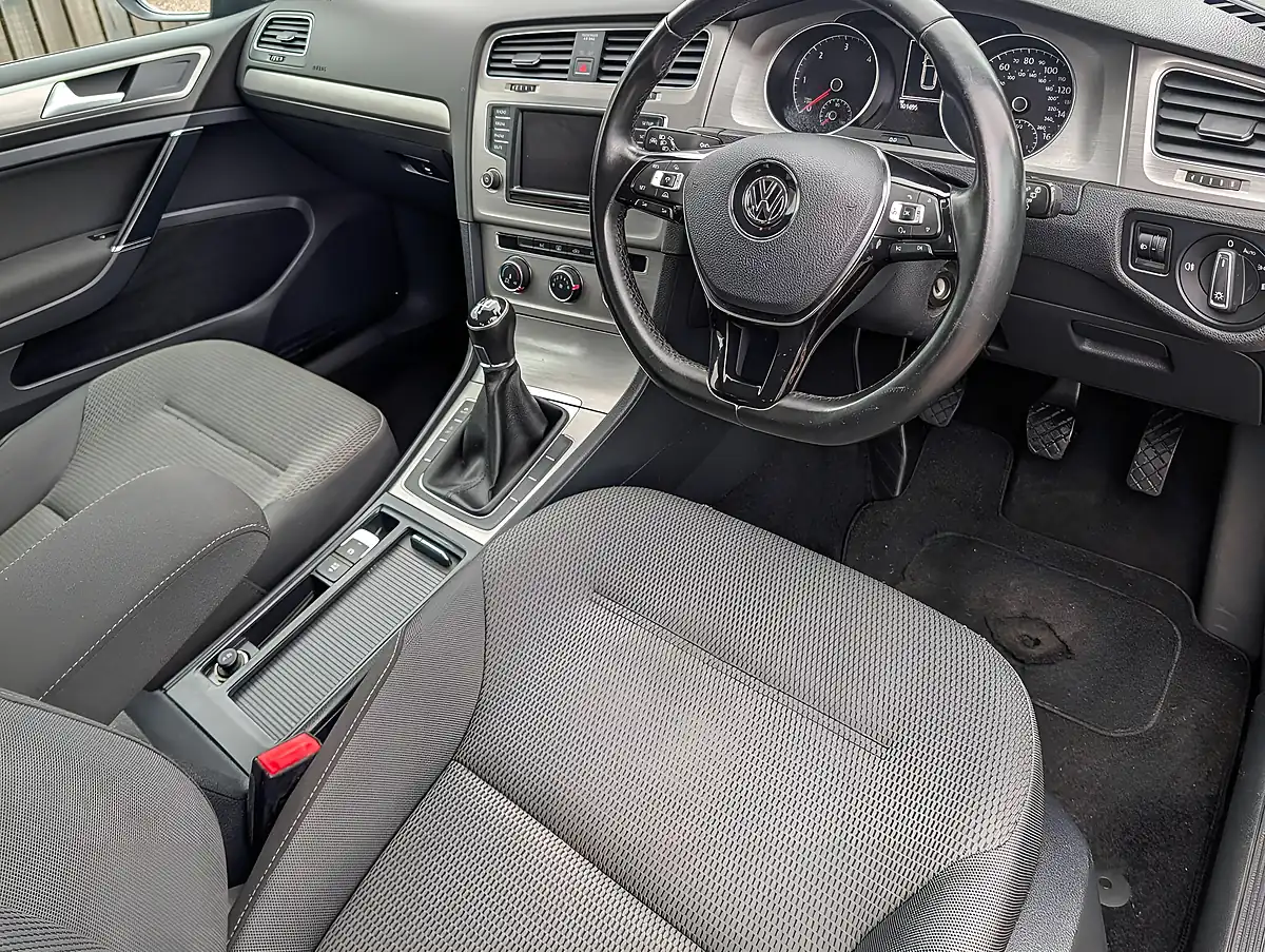 Used 2015 Volkswagen Golf Se Bluemotion Tech Black - Interior and Exterior details 13