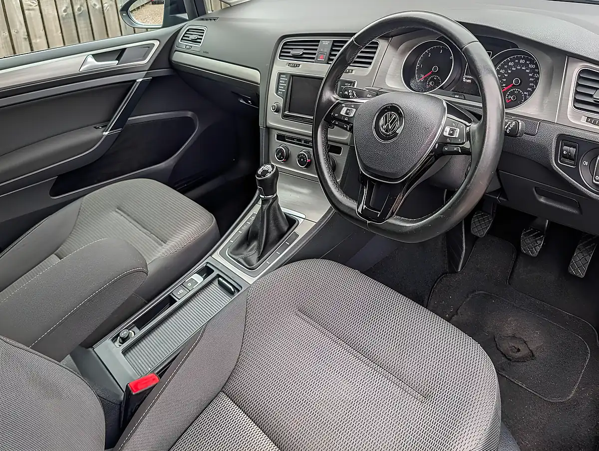 Used 2015 Volkswagen Golf Se Bluemotion Tech Black - Interior and Exterior details 20
