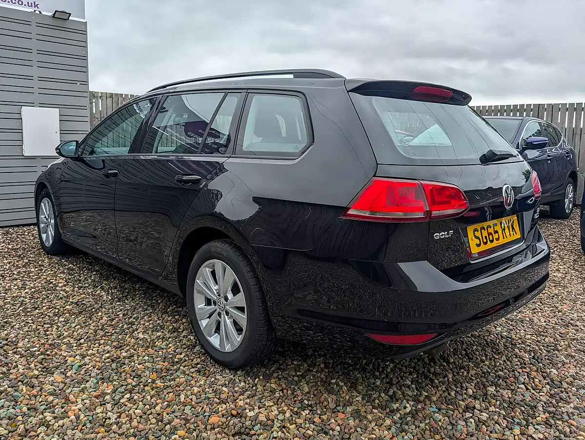 Used 2015 Volkswagen Golf Se Bluemotion Tech Black - Interior and Exterior details 4