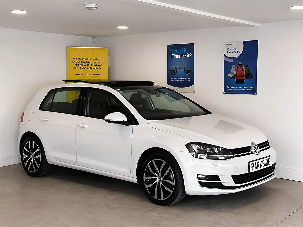 Used 2015 Volkswagen Golf Se Bluemotion Tech White - Front View
