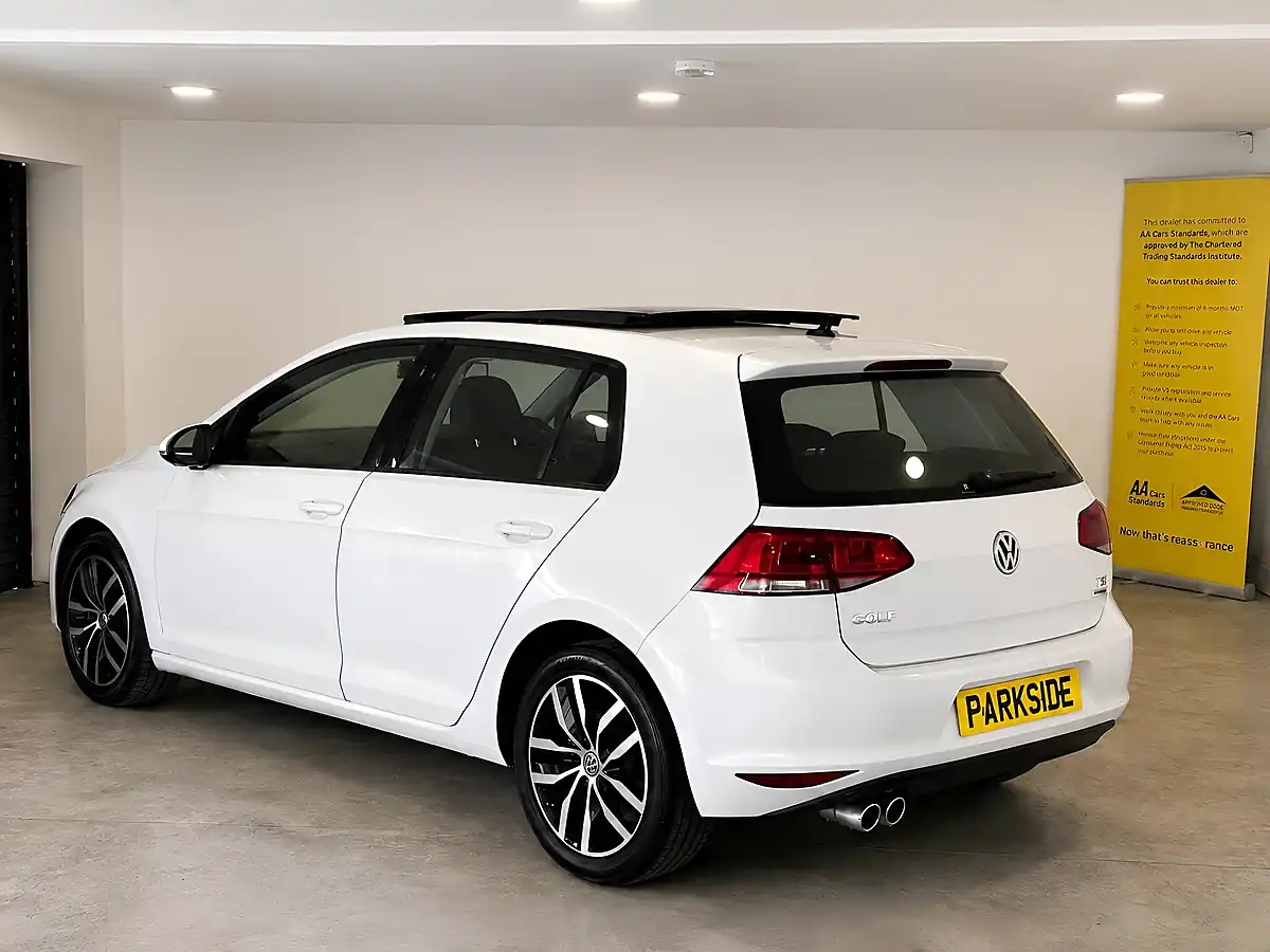 Used 2015 Volkswagen Golf Se Bluemotion Tech White - Interior and Exterior details 10