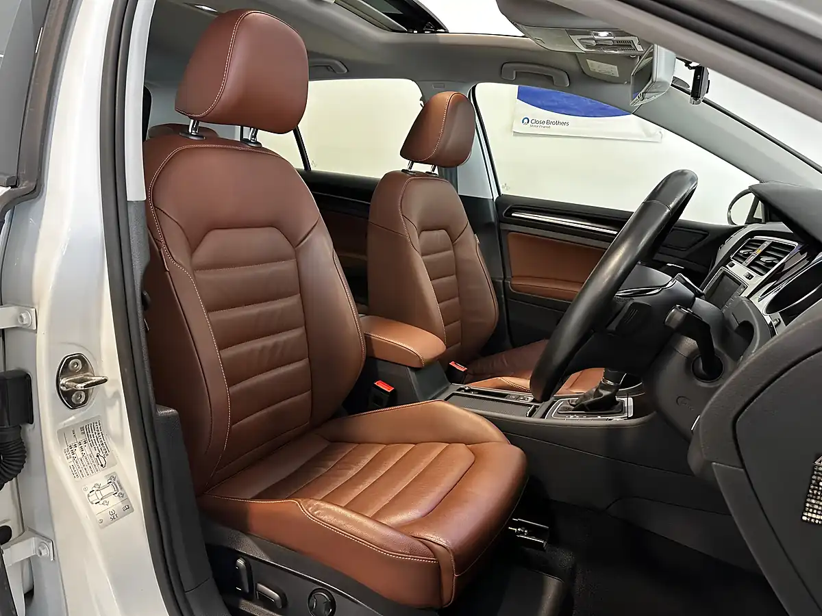 Used 2015 Volkswagen Golf Se Bluemotion Tech White - Interior and Exterior details 15