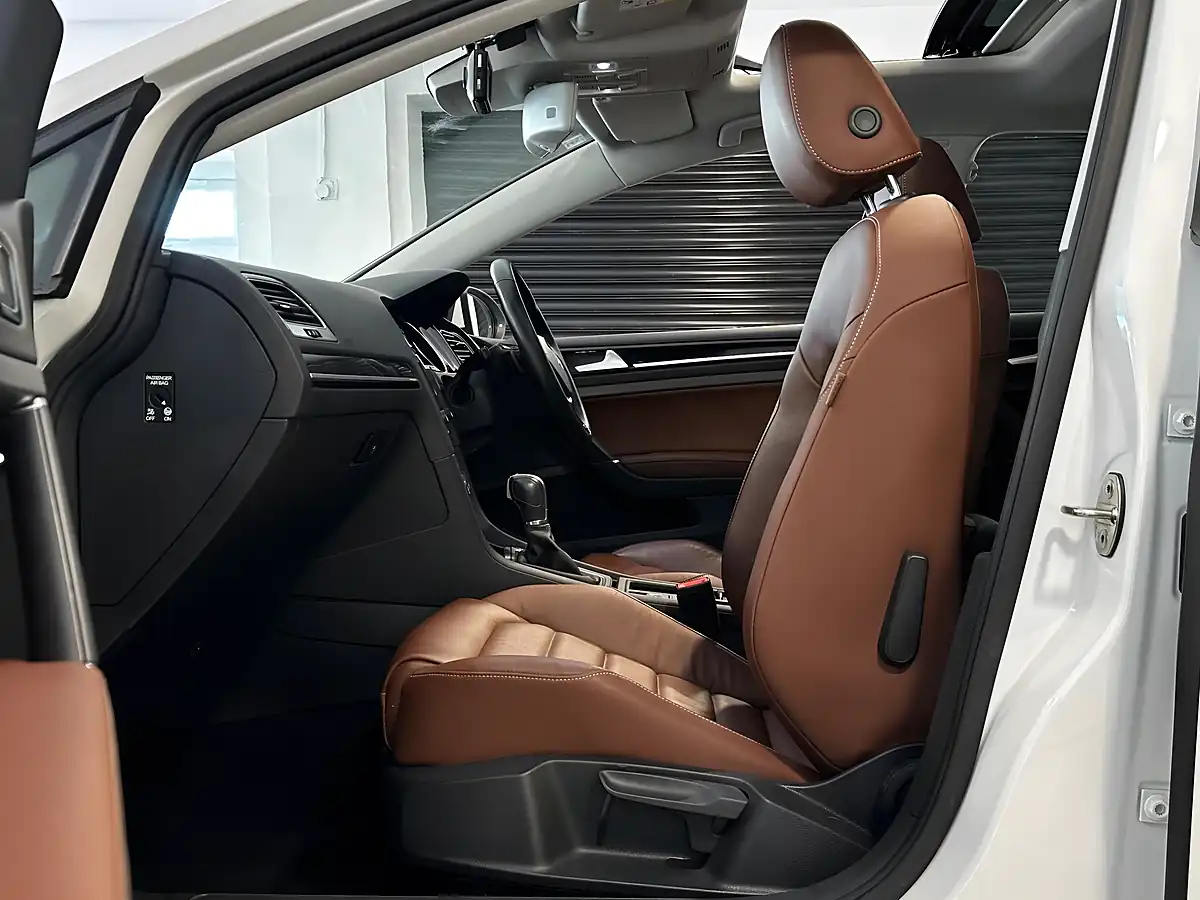 Used 2015 Volkswagen Golf Se Bluemotion Tech White - Interior and Exterior details 18