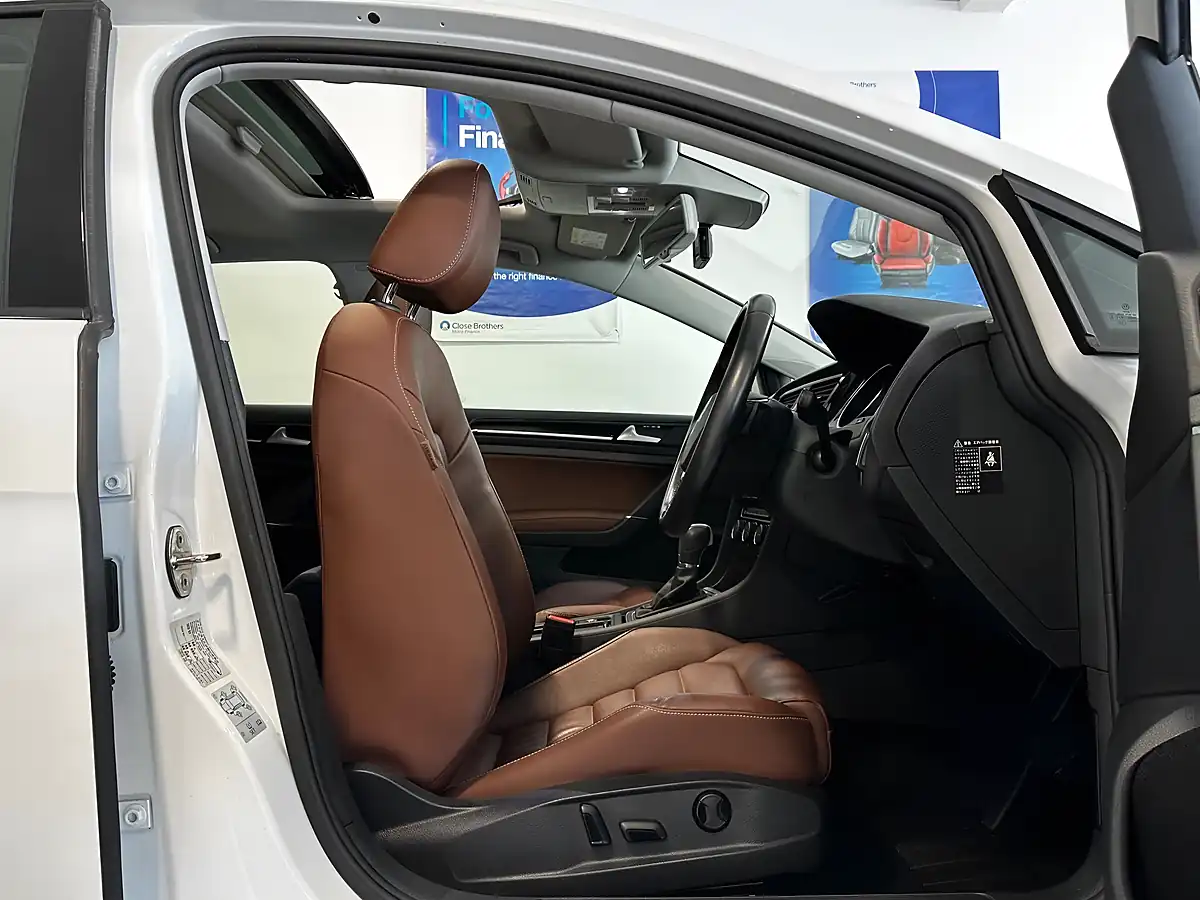 Used 2015 Volkswagen Golf Se Bluemotion Tech White - Interior and Exterior details 2