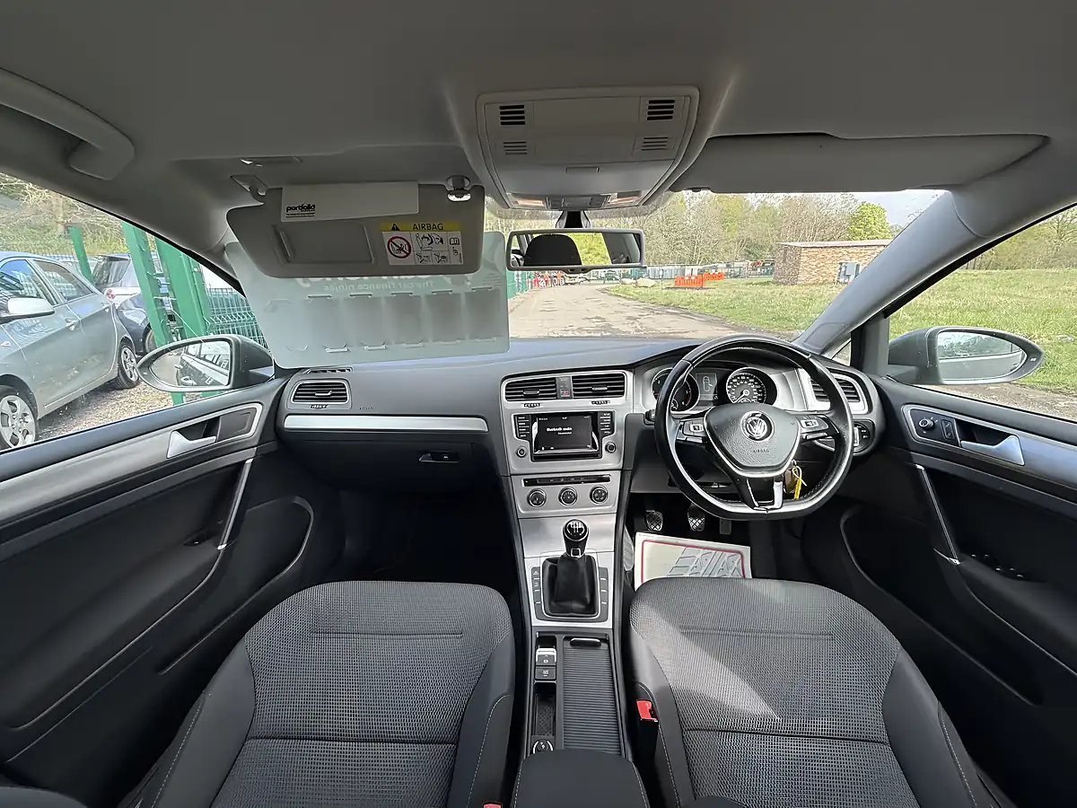 Used 2015 Volkswagen Golf Se Grey - Interior and Exterior details 15
