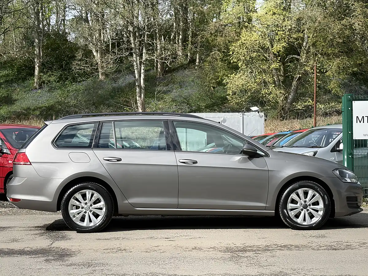 Used 2015 Volkswagen Golf Se Grey - Interior and Exterior details 5