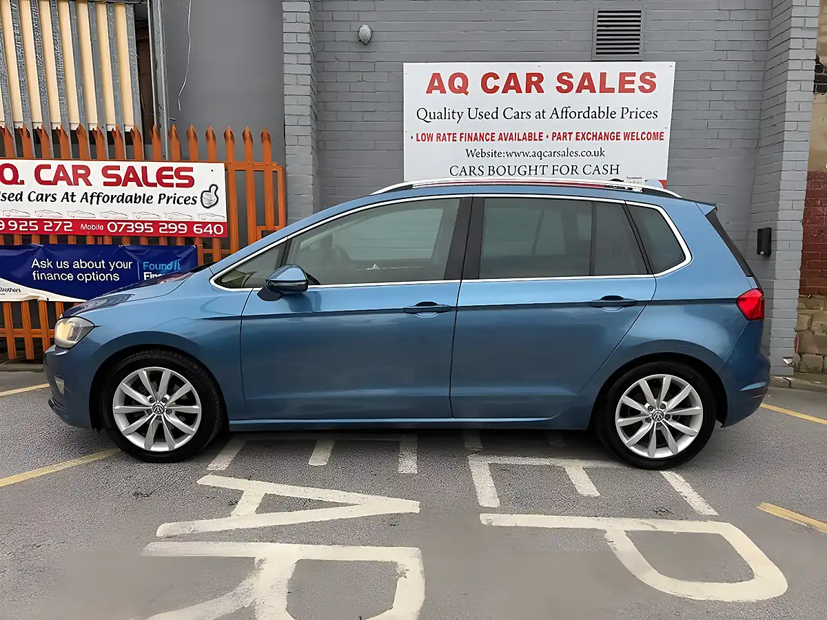 Used 2015 Volkswagen Golf Sv Bluemotion Tech GT Blue - Interior and Exterior details 4