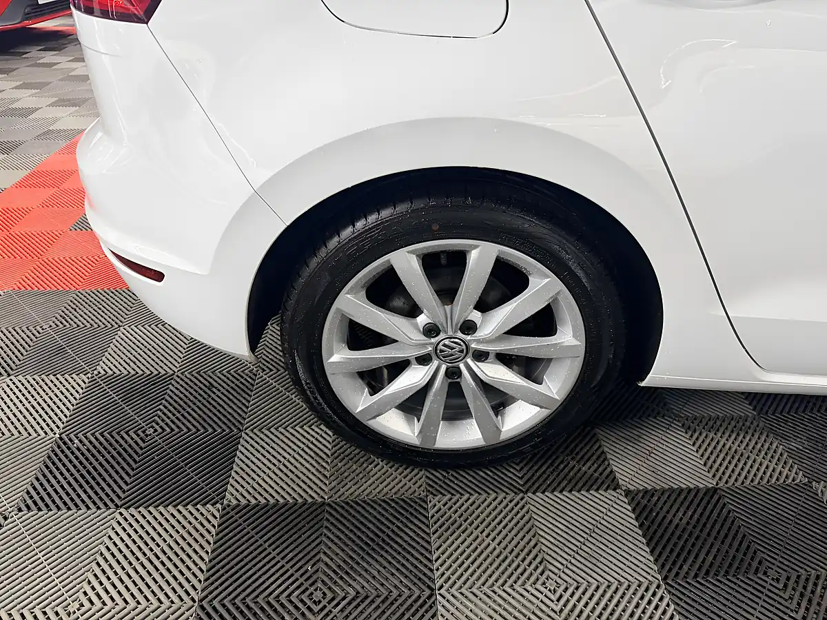 Used 2015 Volkswagen Golf Sv Bluemotion Tech GT White - Interior and Exterior details 11