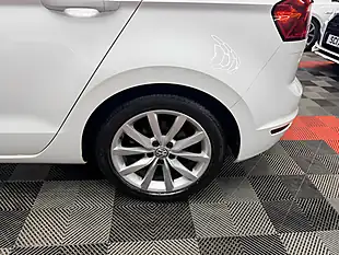 Used 2015 Volkswagen Golf Sv Bluemotion Tech GT White - Interior and Exterior details 12