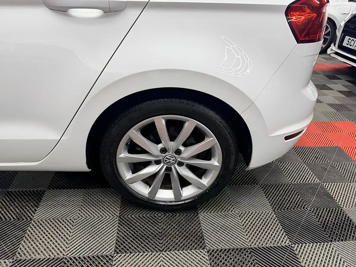 Used 2015 Volkswagen Golf Sv Bluemotion Tech GT White - Interior and Exterior details 12