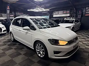 Used 2015 Volkswagen Golf Sv Bluemotion Tech GT White - Interior and Exterior details 5