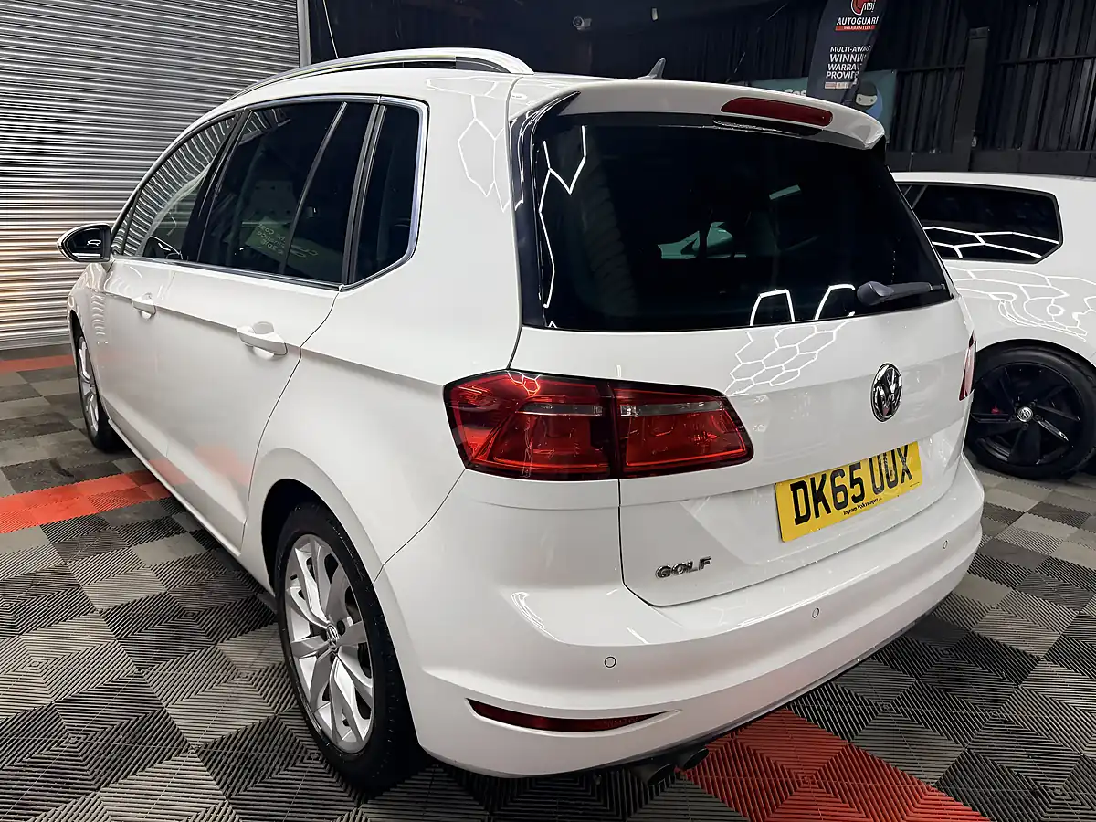 Used 2015 Volkswagen Golf Sv Bluemotion Tech GT White - Interior and Exterior details 7