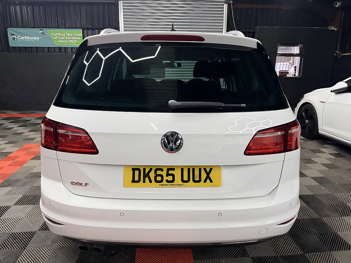 Used 2015 Volkswagen Golf Sv Bluemotion Tech GT White - Interior and Exterior details 8