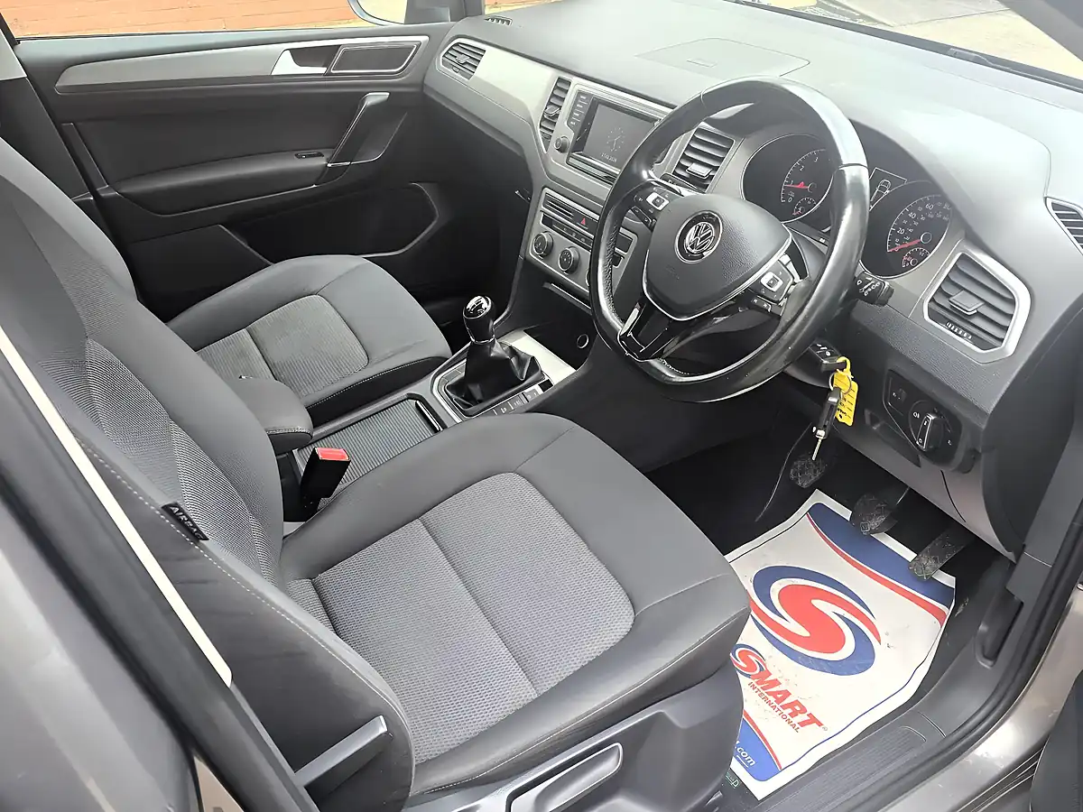 Used 2015 Volkswagen Golf Sv Bluemotion Tech Se Grey - Interior and Exterior details 2