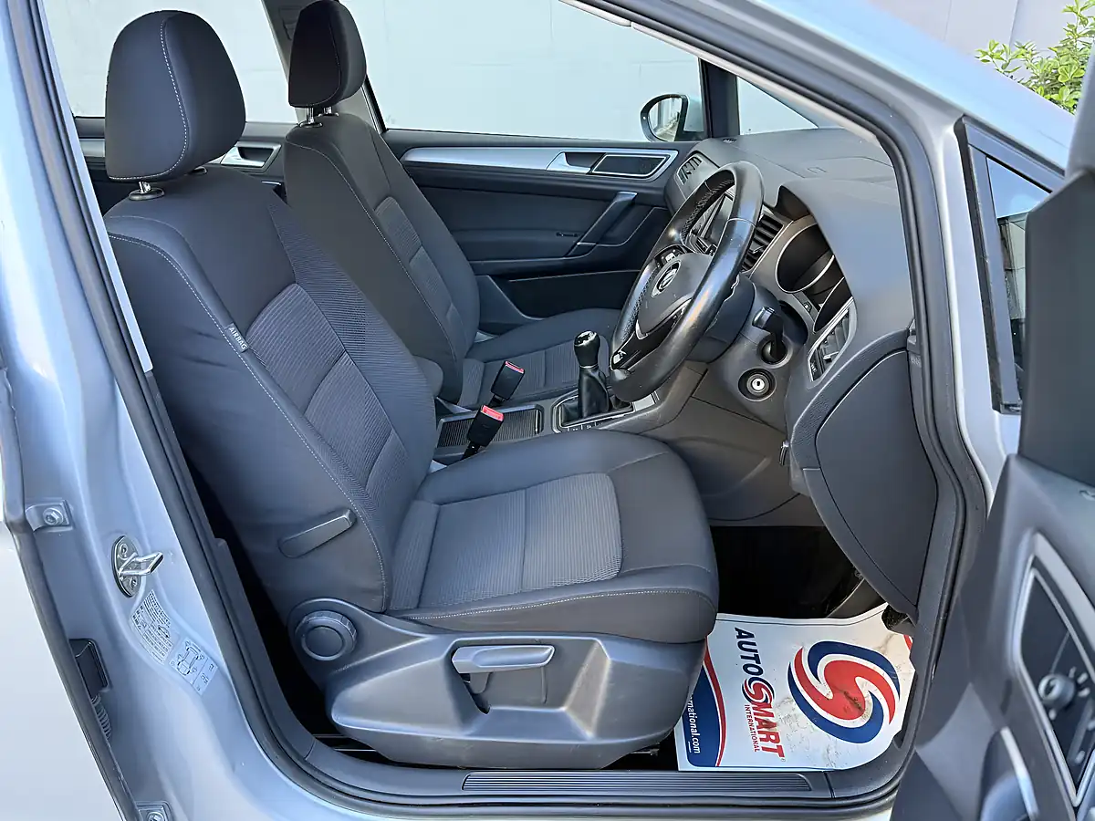 Used 2015 Volkswagen Golf Sv Bluemotion Tech Se Silver - Interior and Exterior details 12