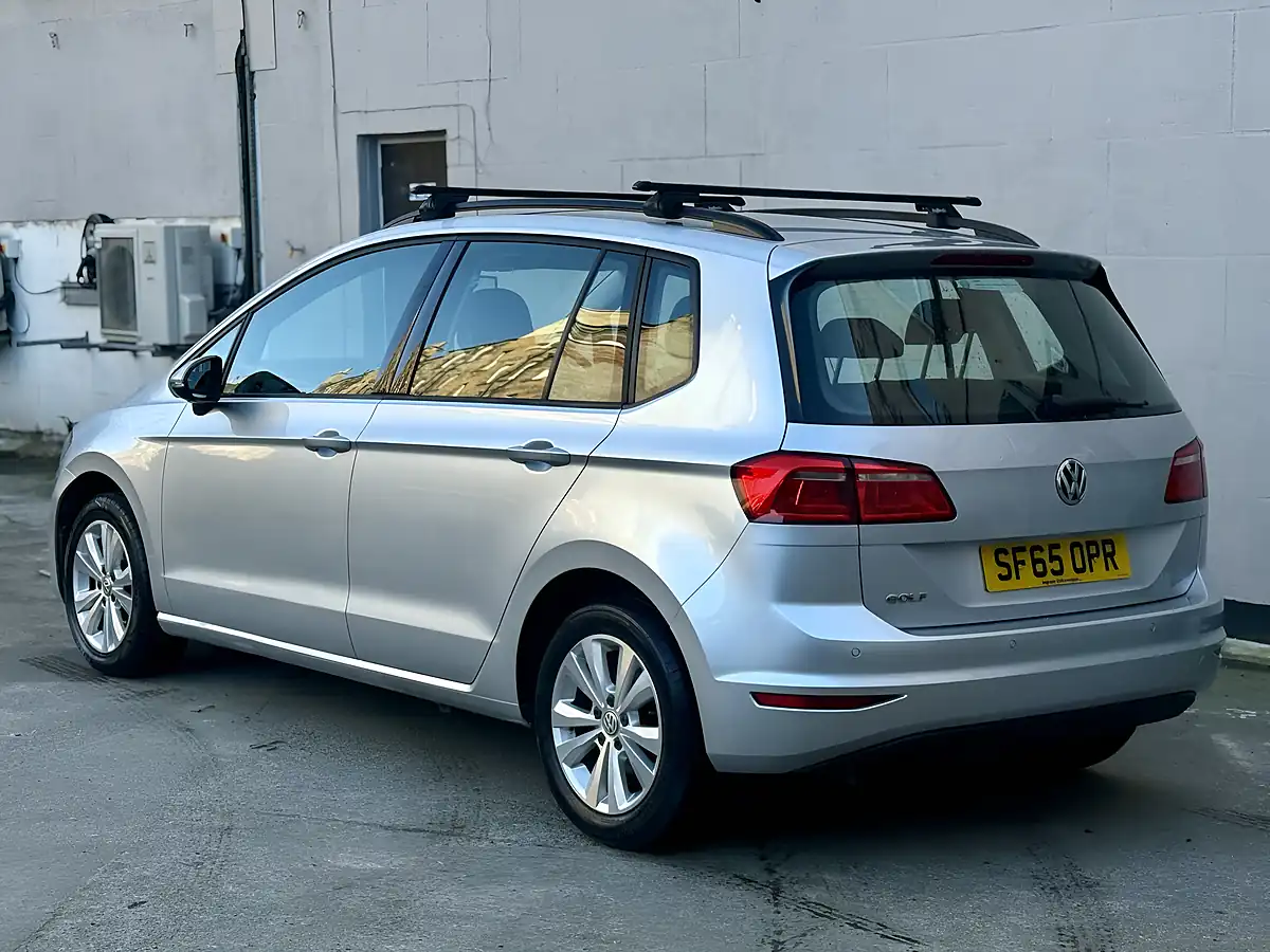 Used 2015 Volkswagen Golf Sv Bluemotion Tech Se Silver - Interior and Exterior details 3