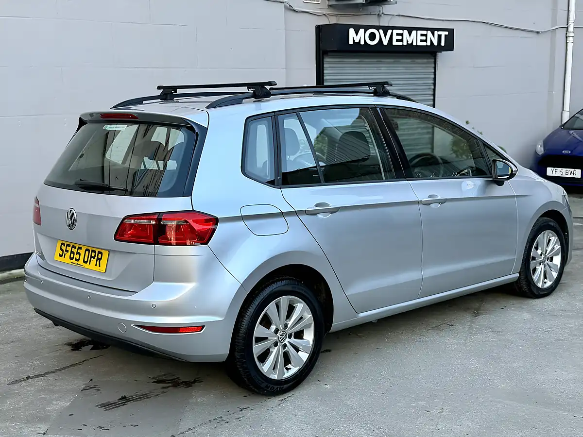Used 2015 Volkswagen Golf Sv Bluemotion Tech Se Silver - Interior and Exterior details 4